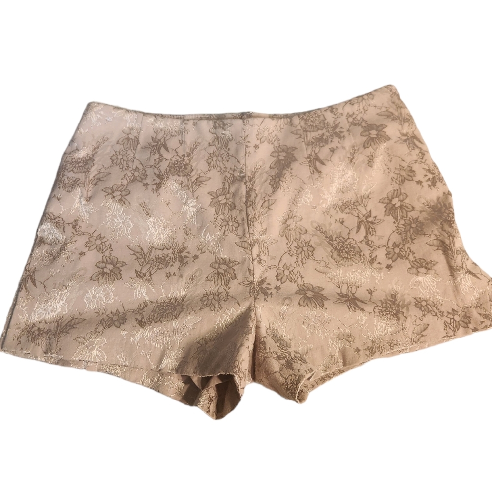 Love 21 Shorts Floral Design Dress Shorts Beige Silver Women Size Large Juniors